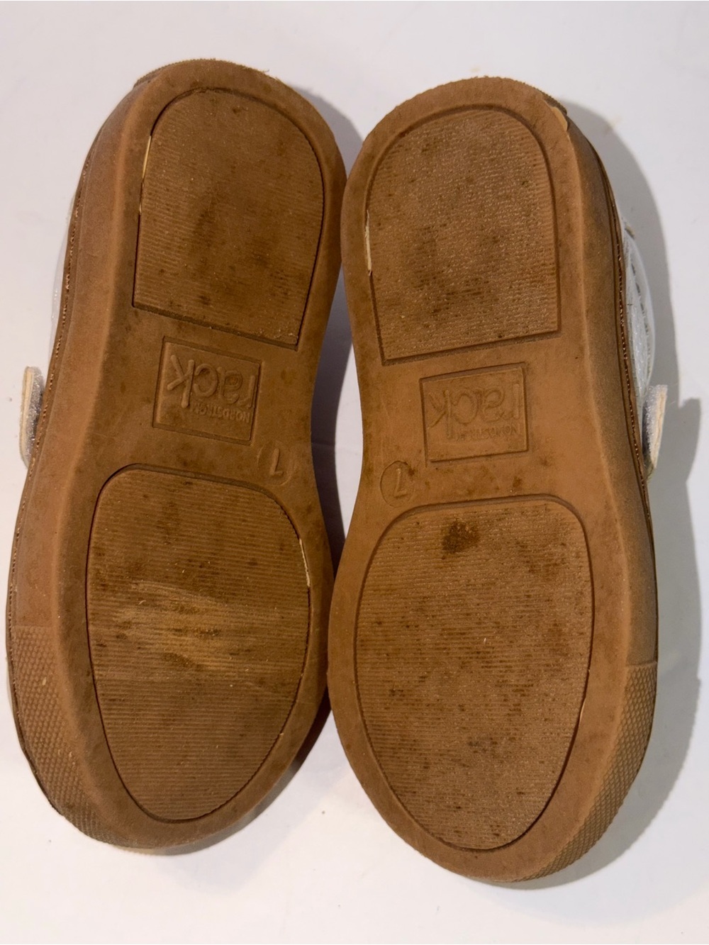 Nordstrom Kids White Man Made Leather Sneaker with Gum Sole - Classic Casual - Picture 5 of 7